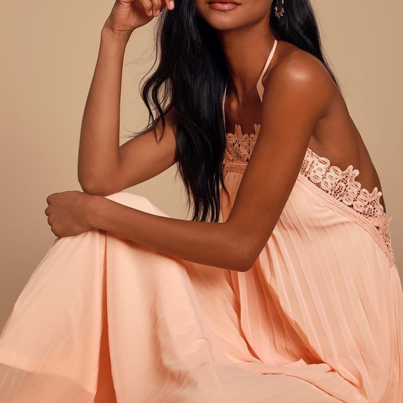 Lulu’s Peach Lace Pleated Halter Maxi Dress XS - Picture 7 of 9